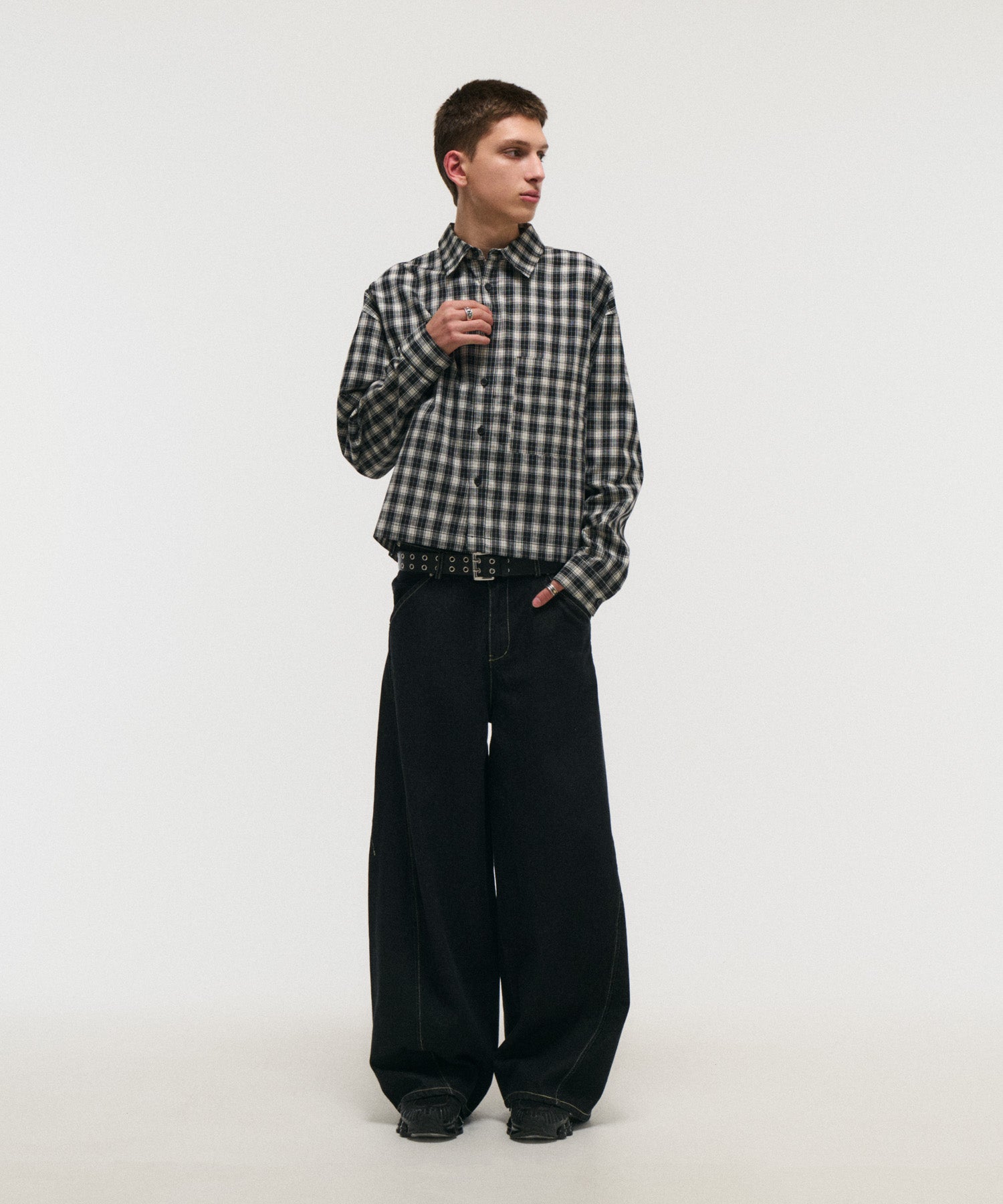 SHORT-BODY LONG-SLEEVED CHECKED SHIRT / ショート丈長袖チェックシャツ