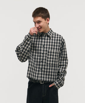 SHORT-BODY LONG-SLEEVED CHECKED SHIRT / ショート丈長袖チェックシャツ