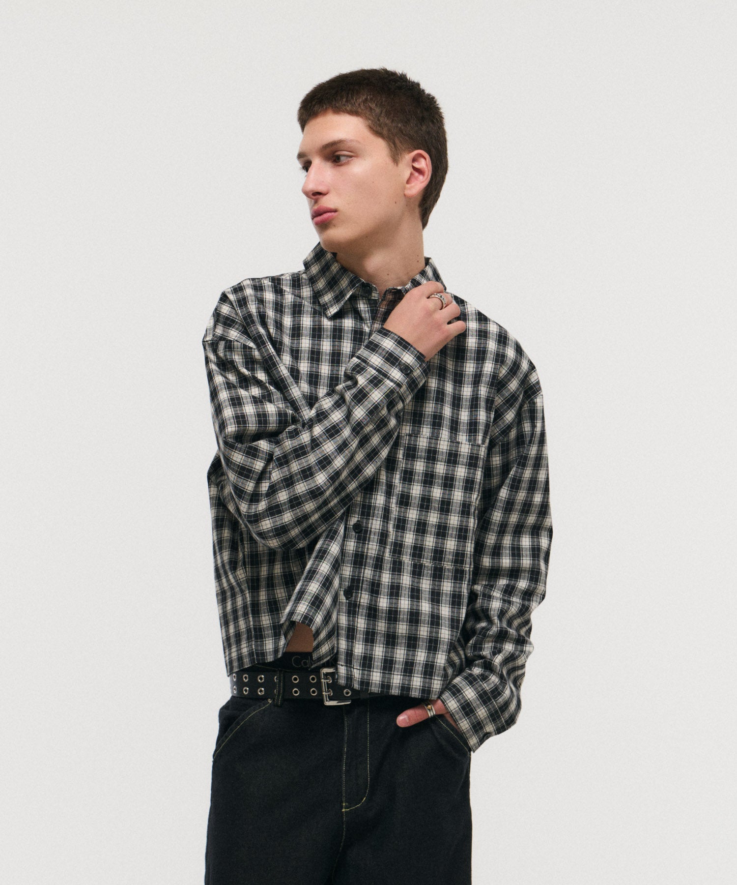 SHORT-BODY LONG-SLEEVED CHECKED SHIRT / ショート丈長袖チェックシャツ