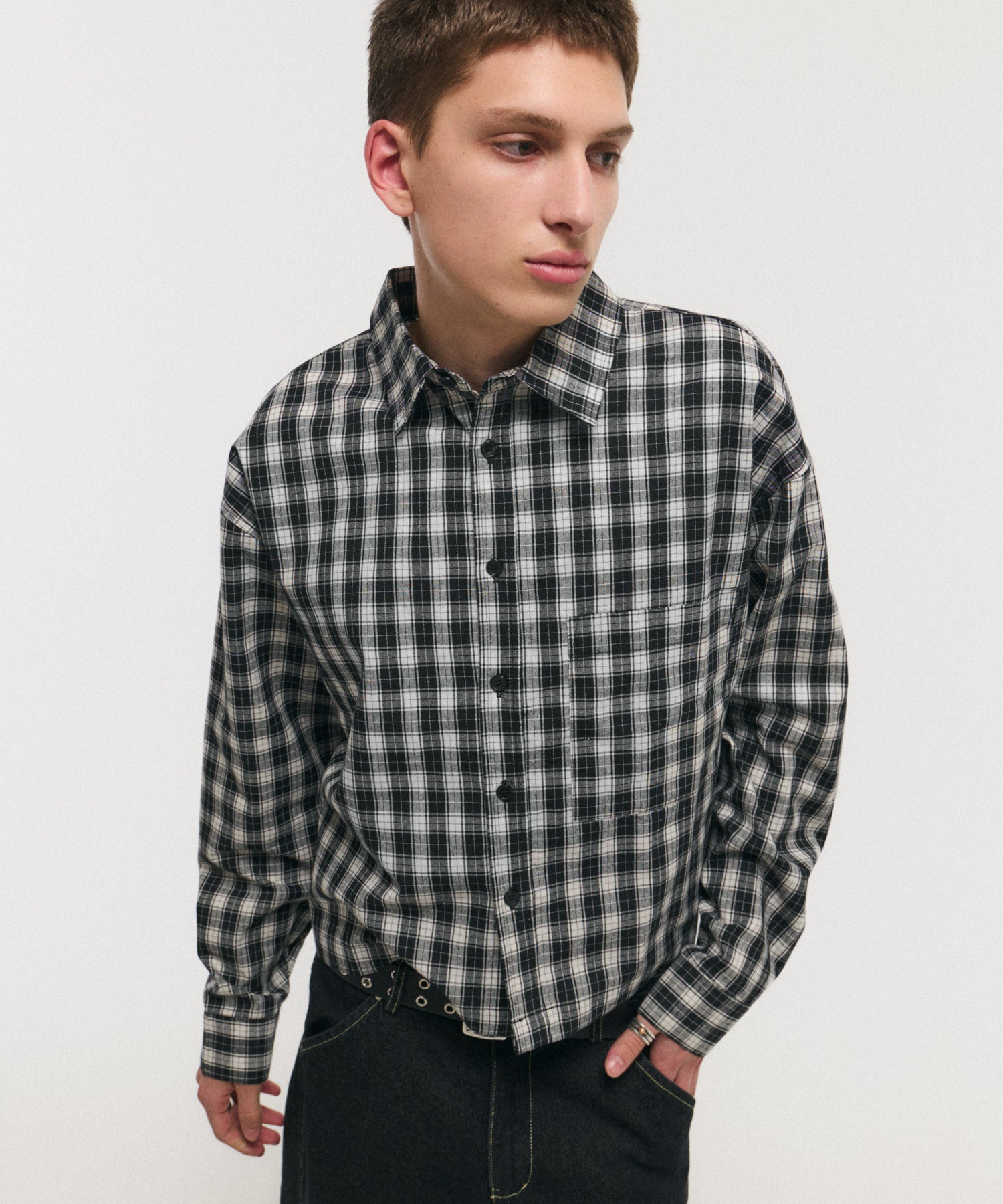 SHORT-BODY LONG-SLEEVED CHECKED SHIRT / ショート丈長袖チェックシャツ