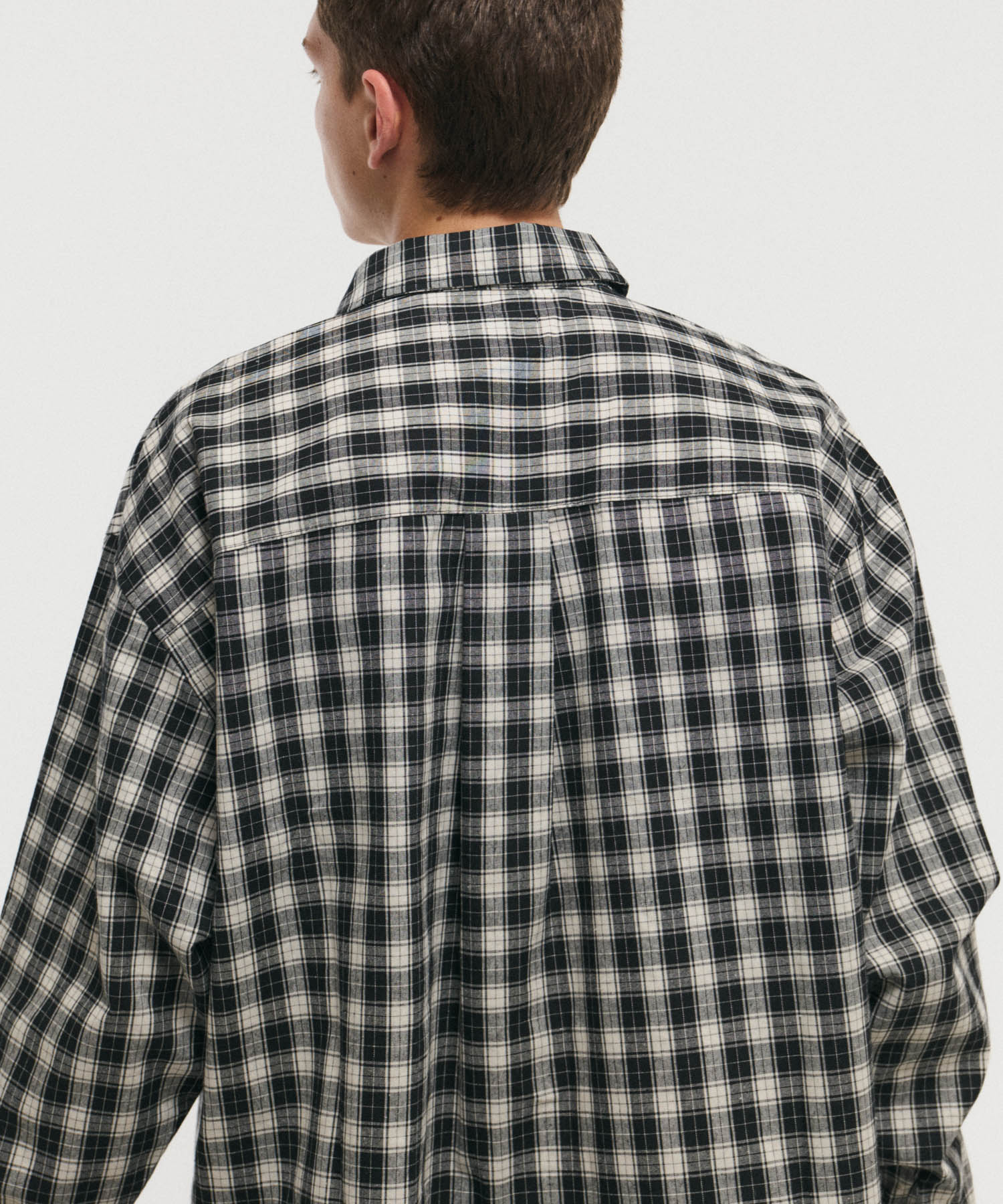 SHORT-BODY LONG-SLEEVED CHECKED SHIRT / ショート丈長袖チェックシャツ