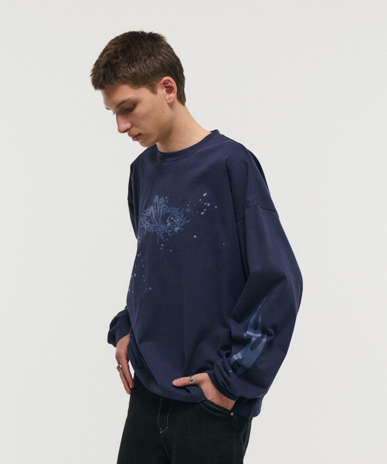 GRAPHIC LONG SLEEVE TEE / グラフィックロングスリーブTシャツ