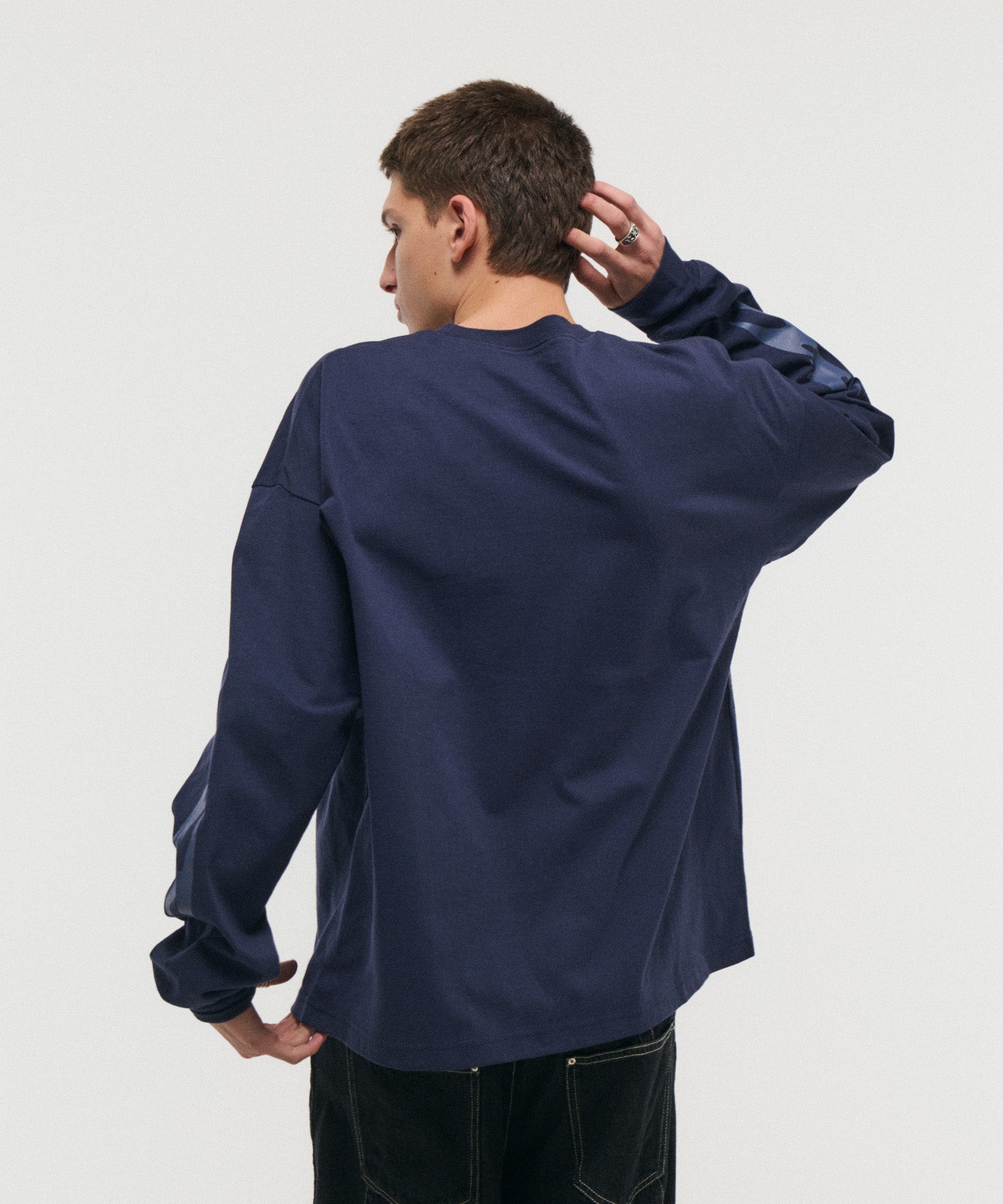 GRAPHIC LONG SLEEVE TEE / グラフィックロングスリーブTシャツ