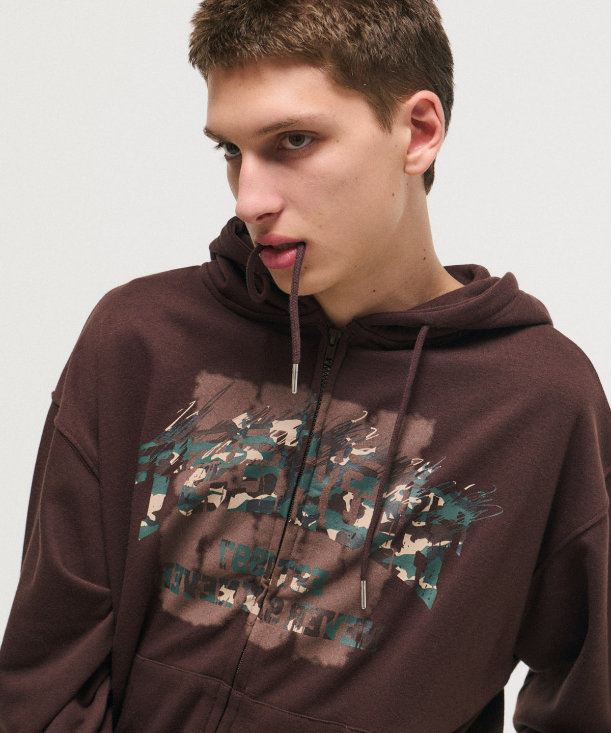 CRASH LOGO GRAPHIC PULLOVER SWEATSHIRT / クラッシュロゴグラフィックプルオーバースウェットシャツ