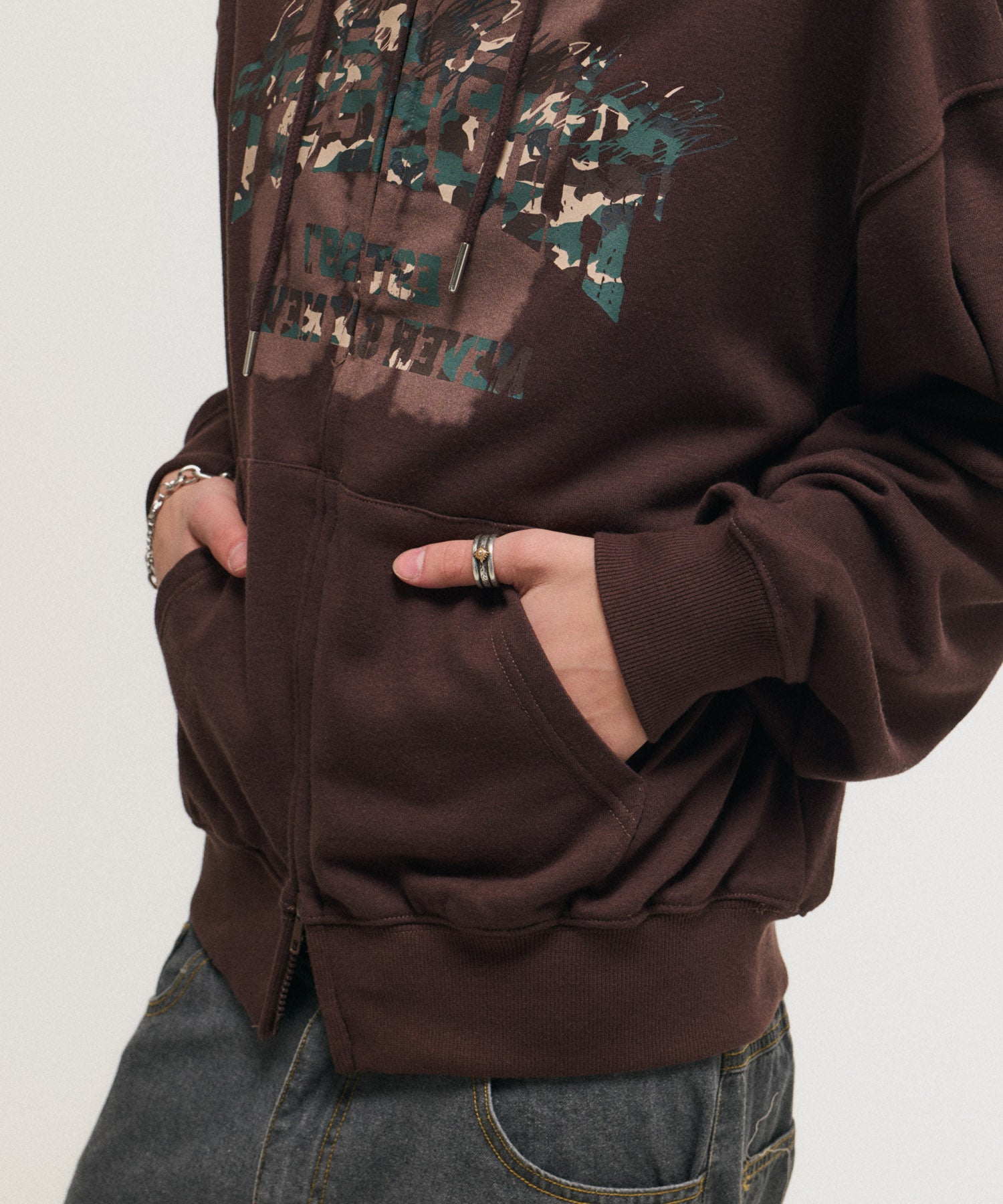 CRASH LOGO GRAPHIC PULLOVER SWEATSHIRT / クラッシュロゴグラフィックプルオーバースウェットシャツ