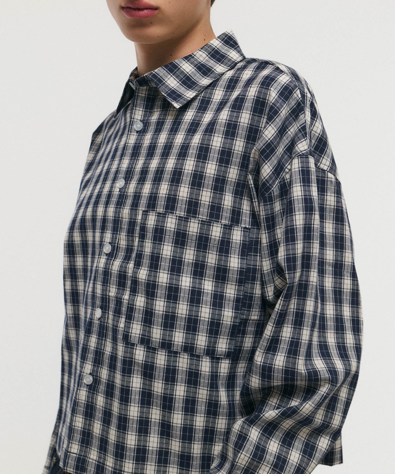 SHORT-BODY LONG-SLEEVED CHECKED SHIRT / ショート丈長袖チェックシャツ