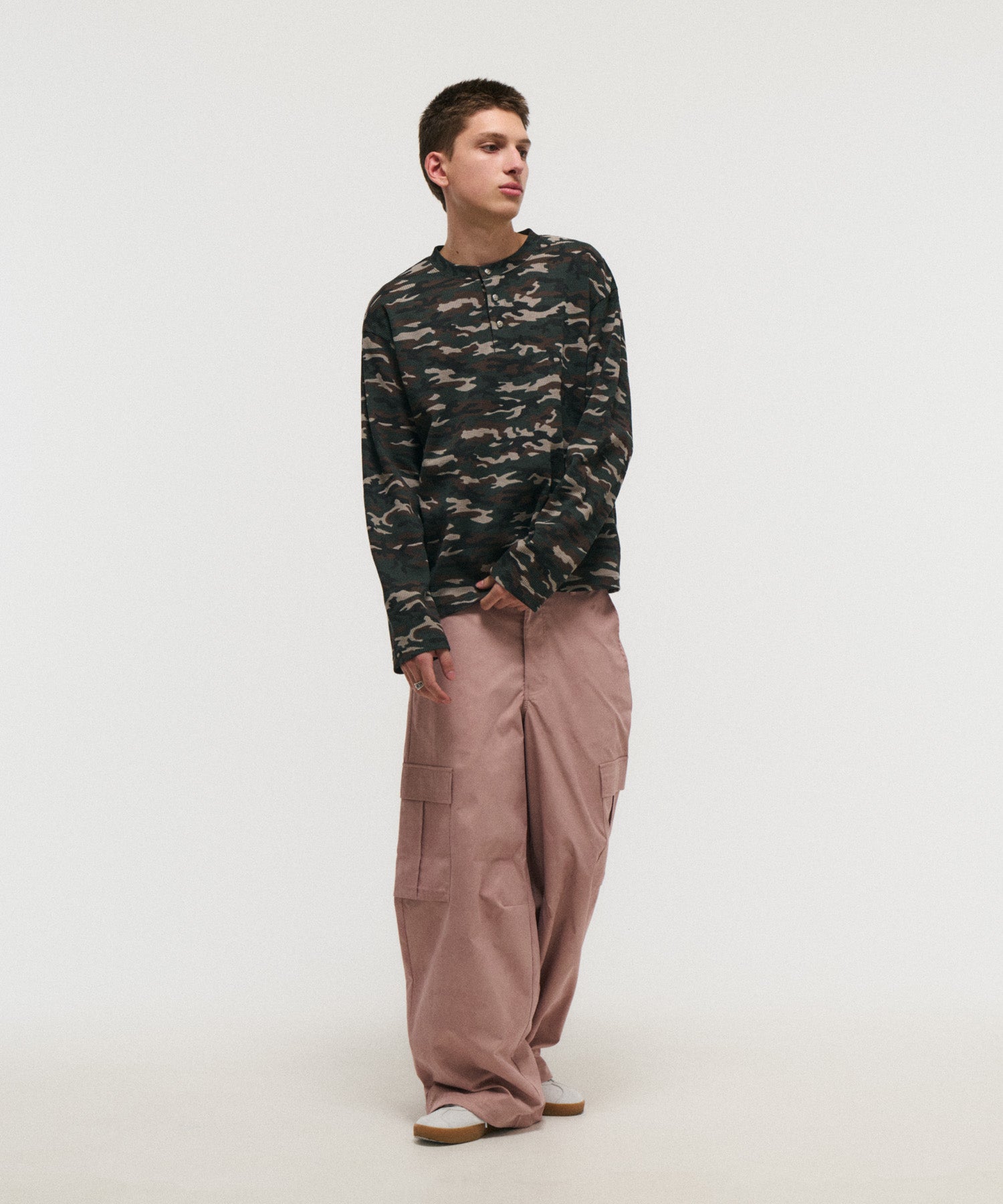 HENLEY CAMO WAFFLE LONG-SLEEVE TEE / カモ総柄ヘンリーネックサーマルロンT