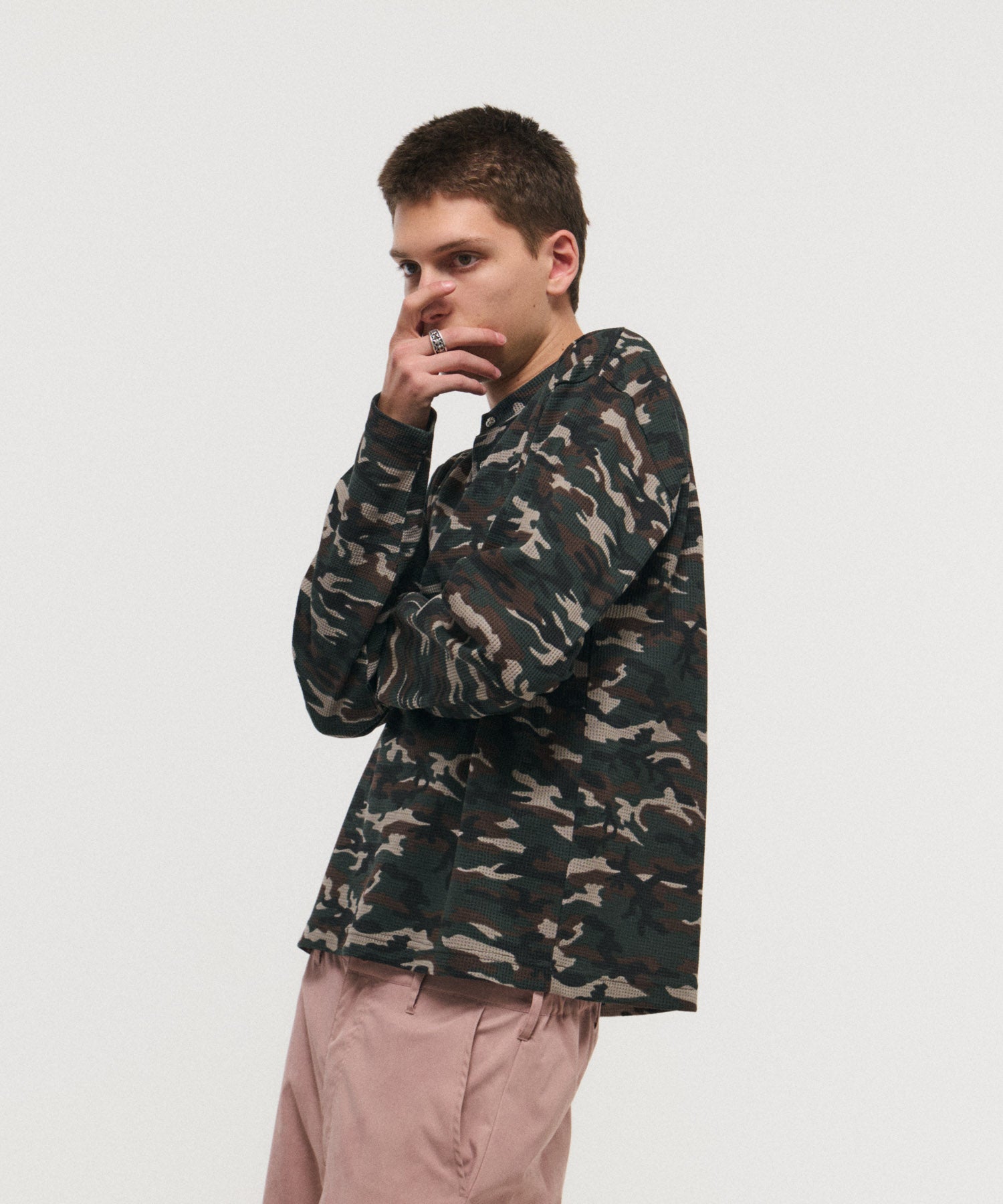 ILL'S | HENLEY CAMO WAFFLE LONG-SLEEVE TEE / カモ総柄ヘンリー