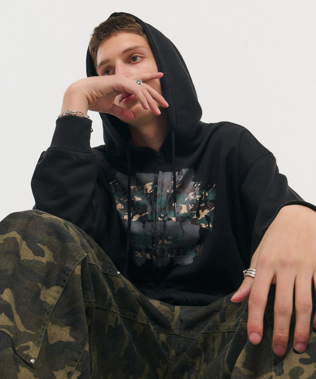 CRASH LOGO GRAPHIC PULLOVER SWEATSHIRT / クラッシュロゴグラフィックプルオーバースウェットシャツ