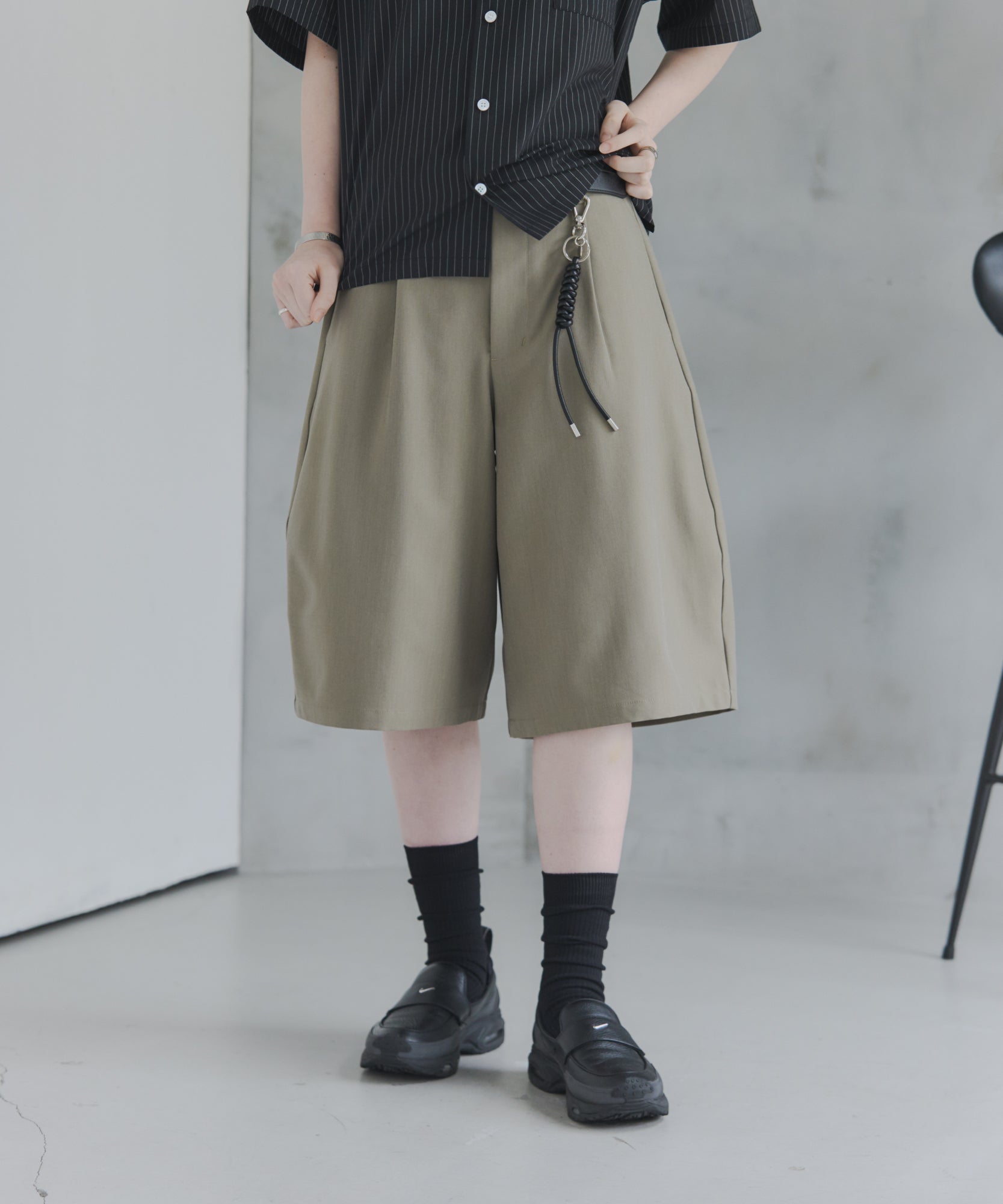 CONFIRM | Curved Half Pants / カーブハーフパンツ