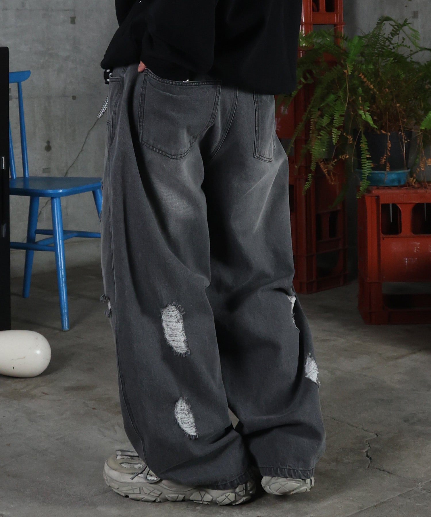 バレルレッグ ペインドデニムパンツ