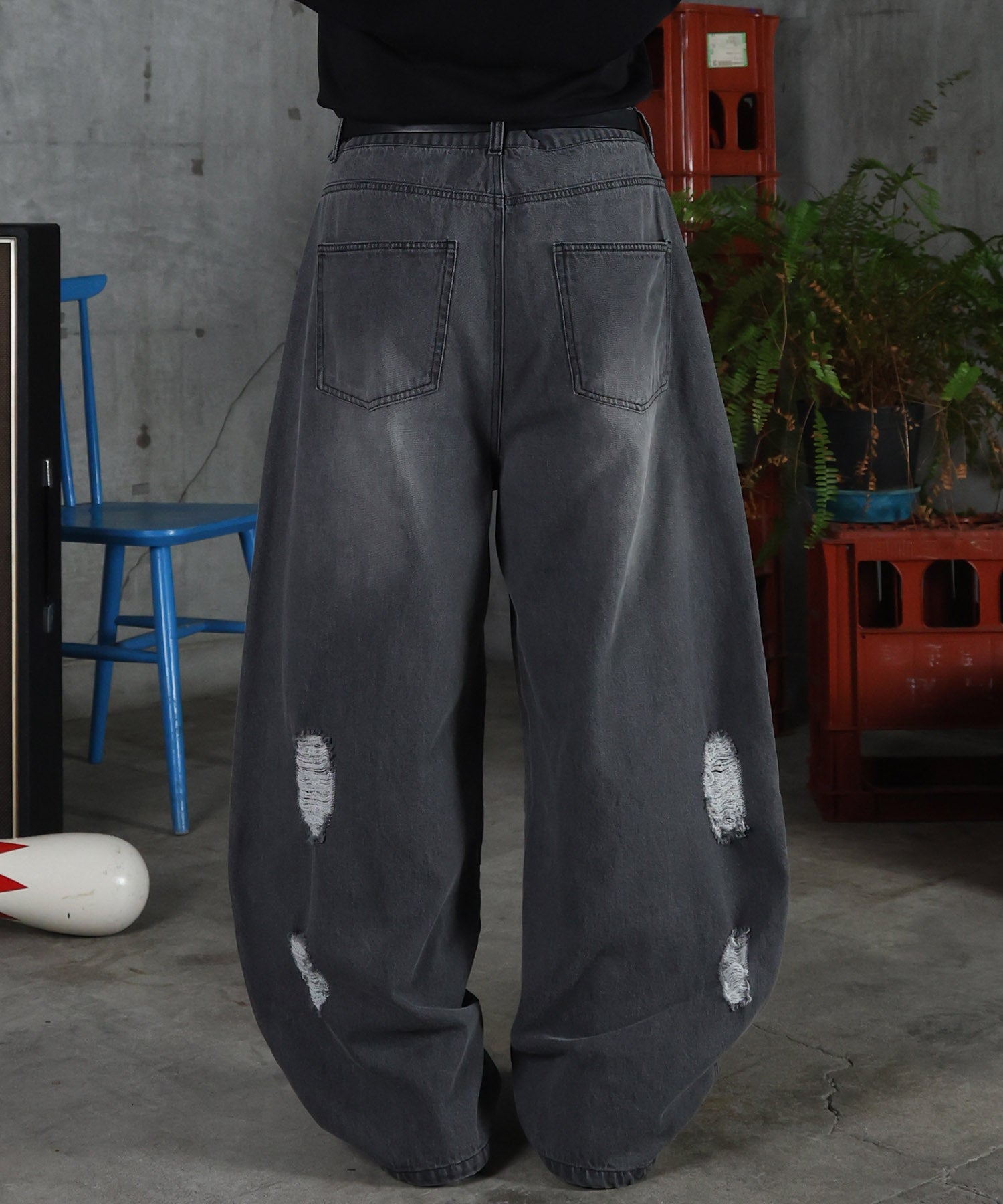 バレルレッグ ペインドデニムパンツ