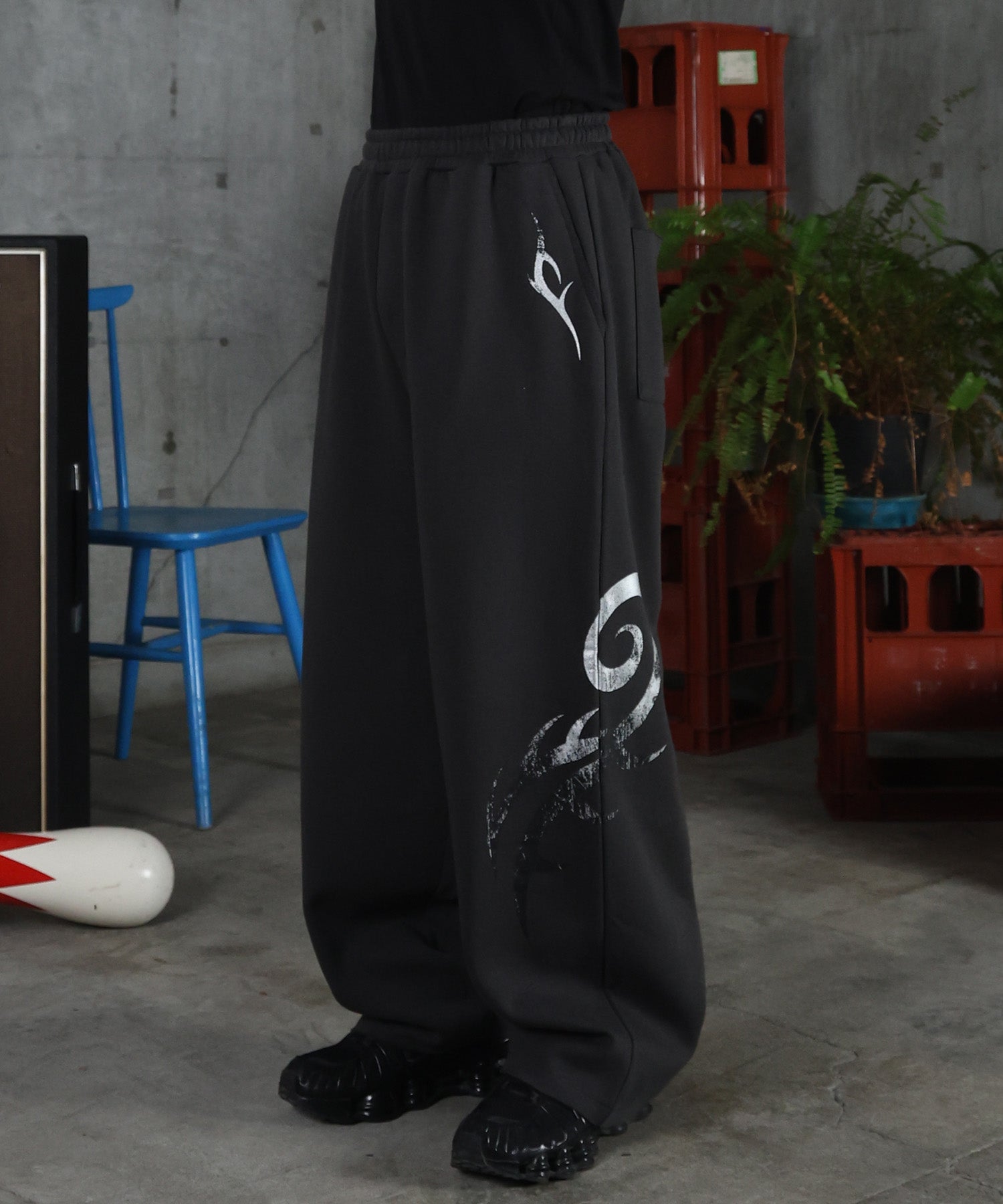 メタルプリント トライバルワイドスウェットパンツ
