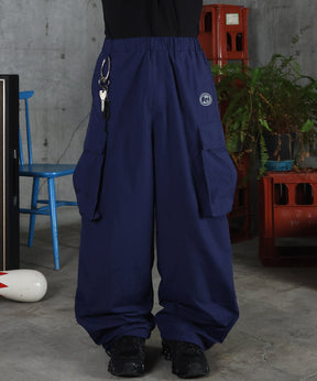 キーリングループ ワンポイント ナイロンワイドカーゴパンツ