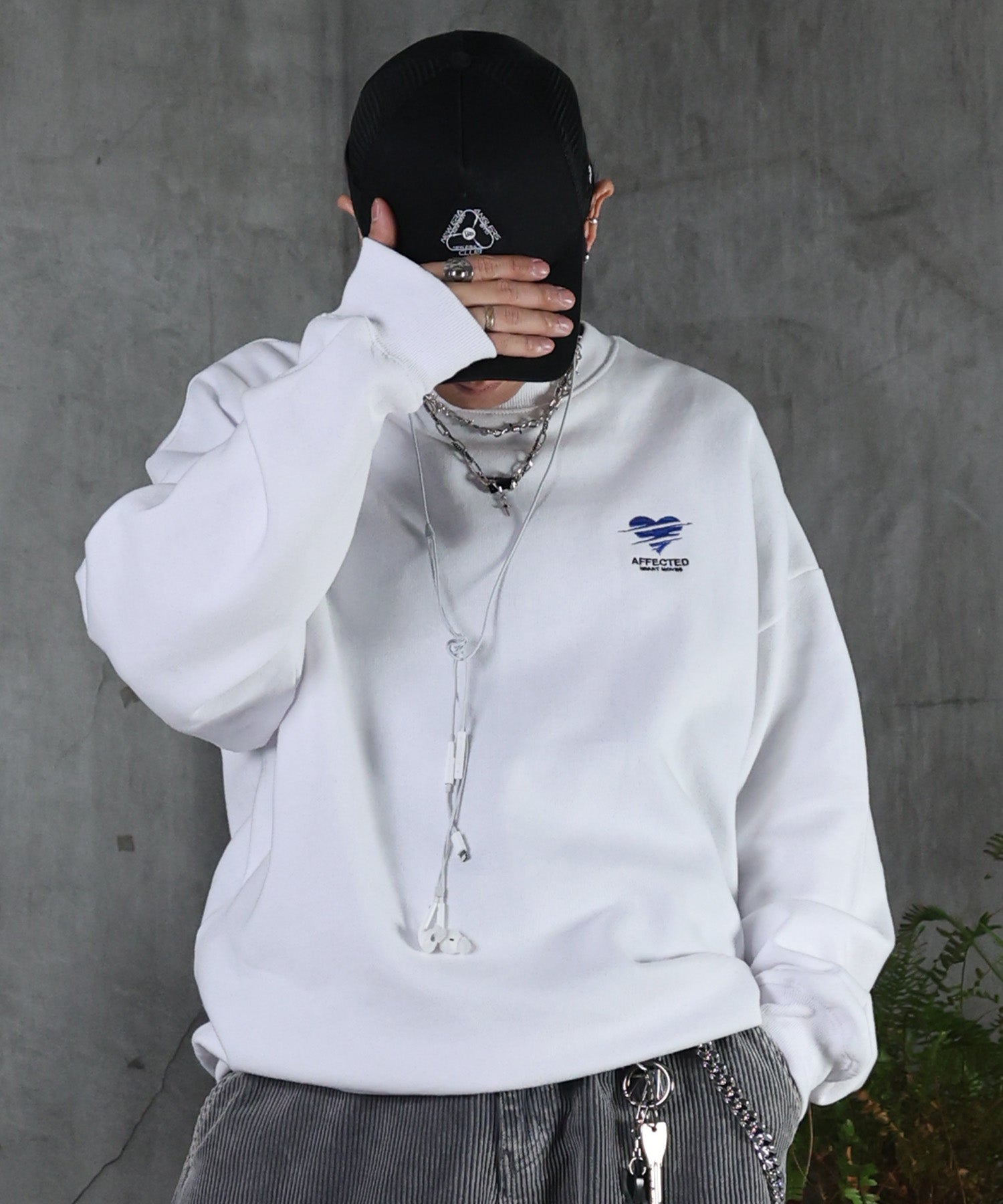 裏起毛 ハートワンポイント刺繍クルーネックスウェット