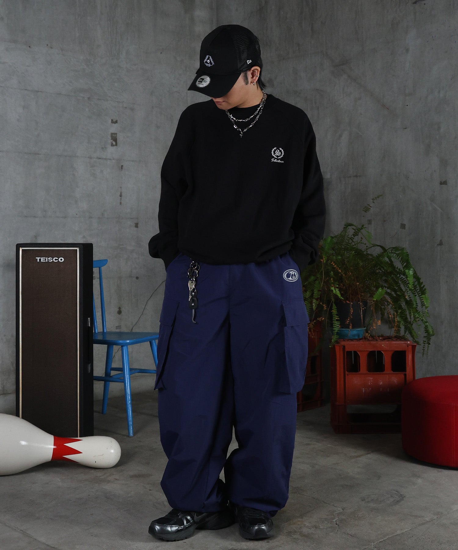 キーリングループ ワンポイント ナイロンワイドカーゴパンツ