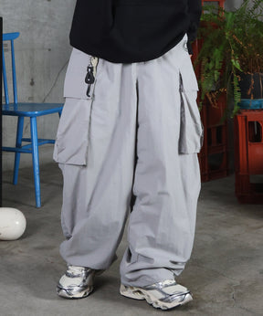 キーリングループ ワンポイント ナイロンワイドカーゴパンツ