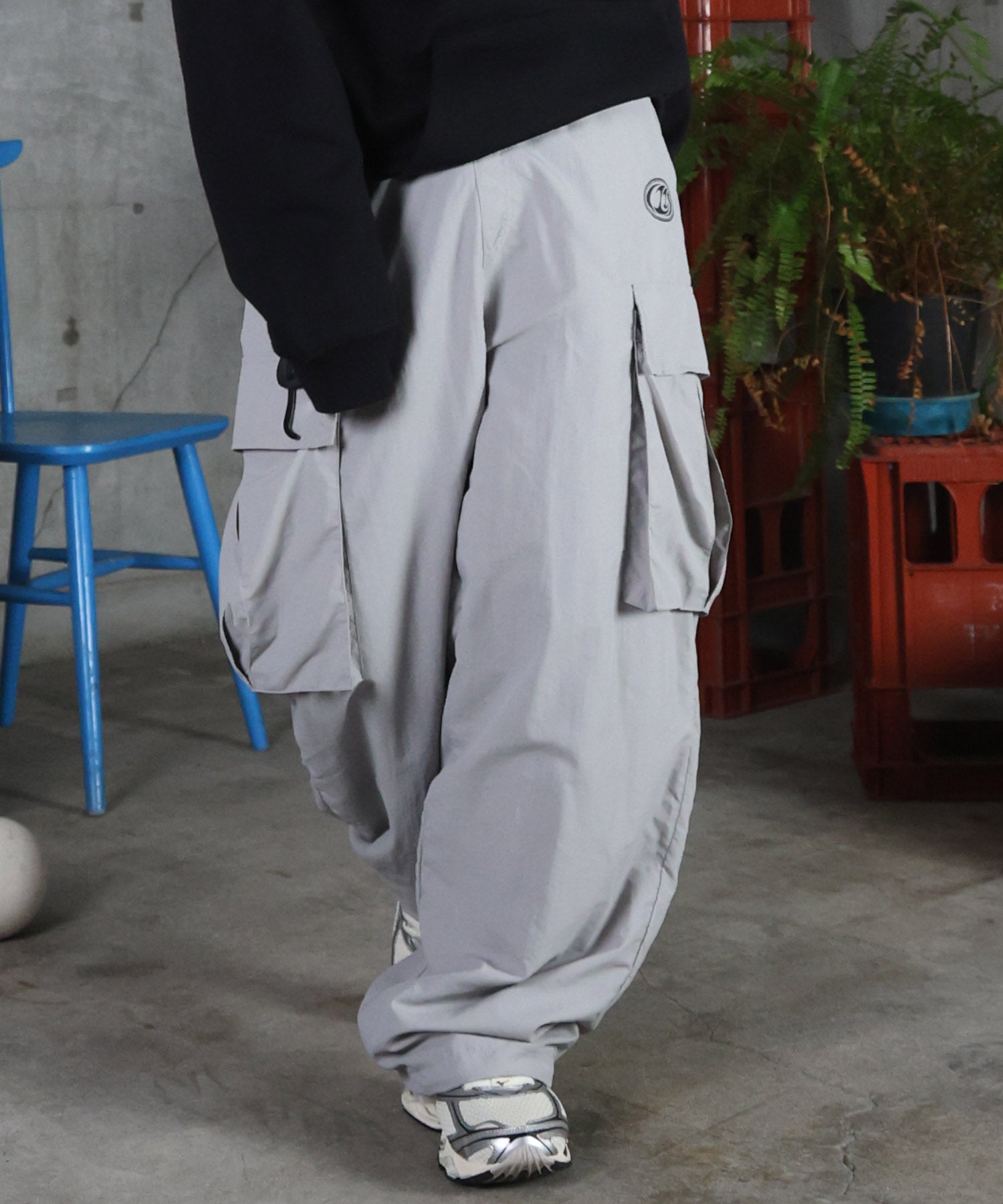 キーリングループ ワンポイント ナイロンワイドカーゴパンツ