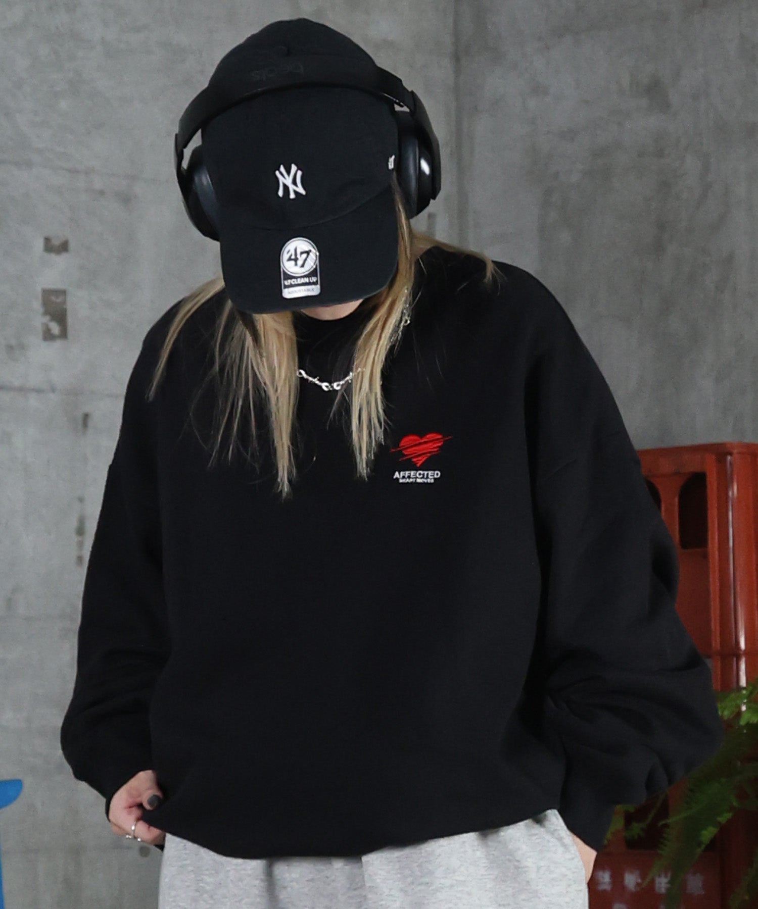 裏起毛 ハートワンポイント刺繍クルーネックスウェット