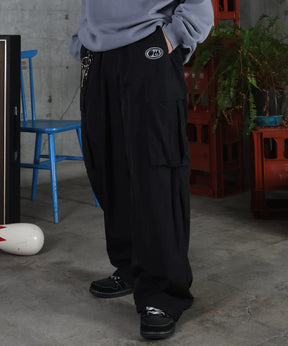 キーリングループ ワンポイント ナイロンワイドカーゴパンツ