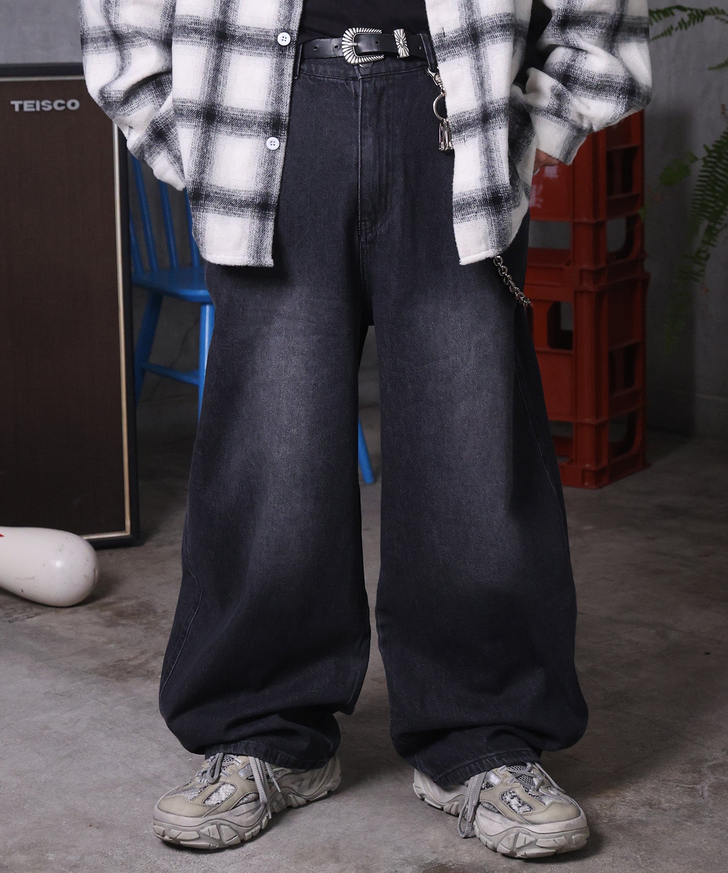 バレルレッグ ウォッシュ デニムパンツ