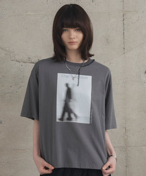 Neck Stitch Photo Graphic T-Shirt / ネックステッチ 写真グラフィックTシャツ