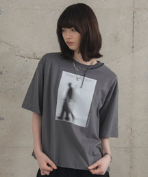 Neck Stitch Photo Graphic T-Shirt / ネックステッチ 写真グラフィックTシャツ