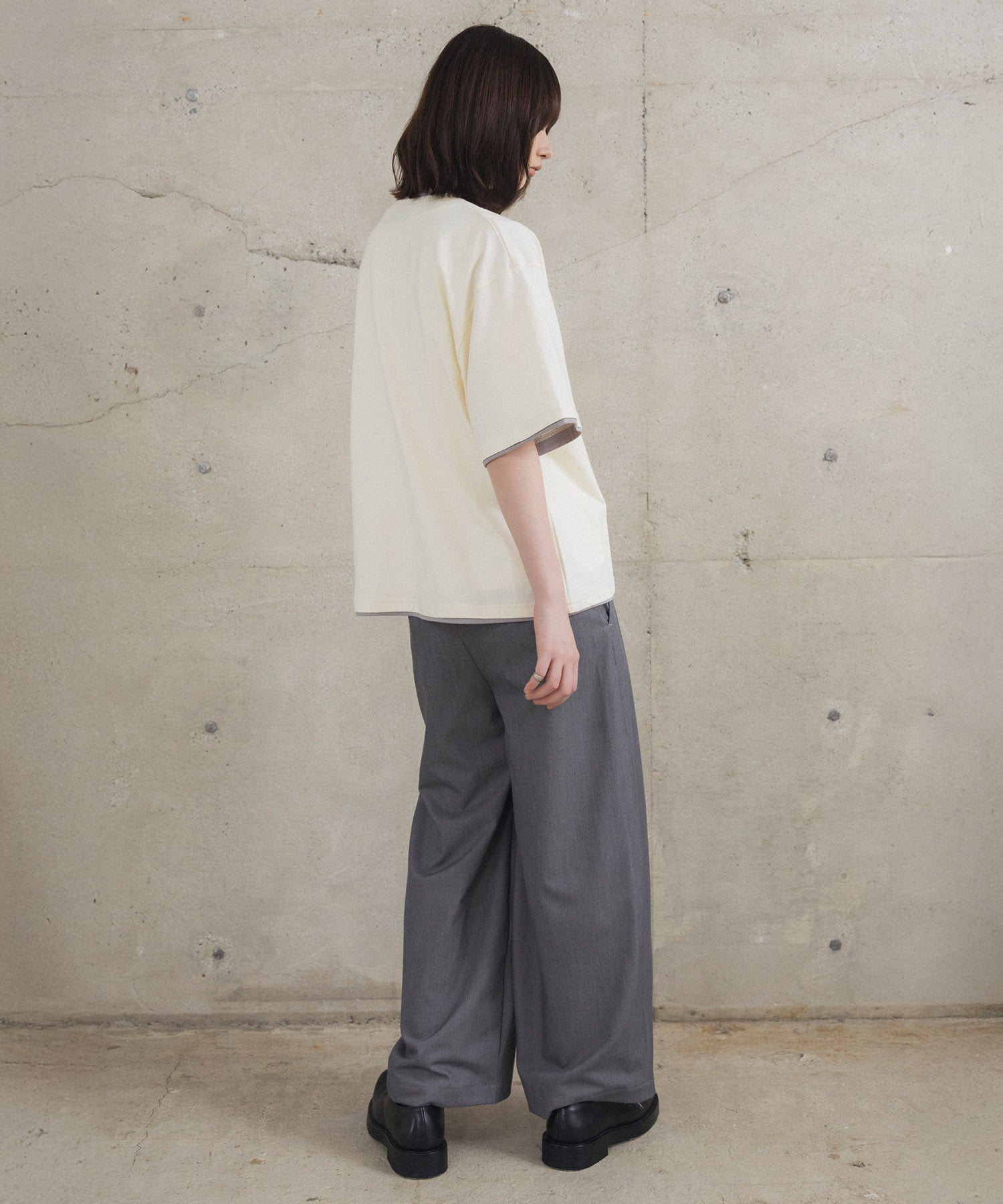 Neck Detail Plain T-Shirt / ネックディテール Tシャツ