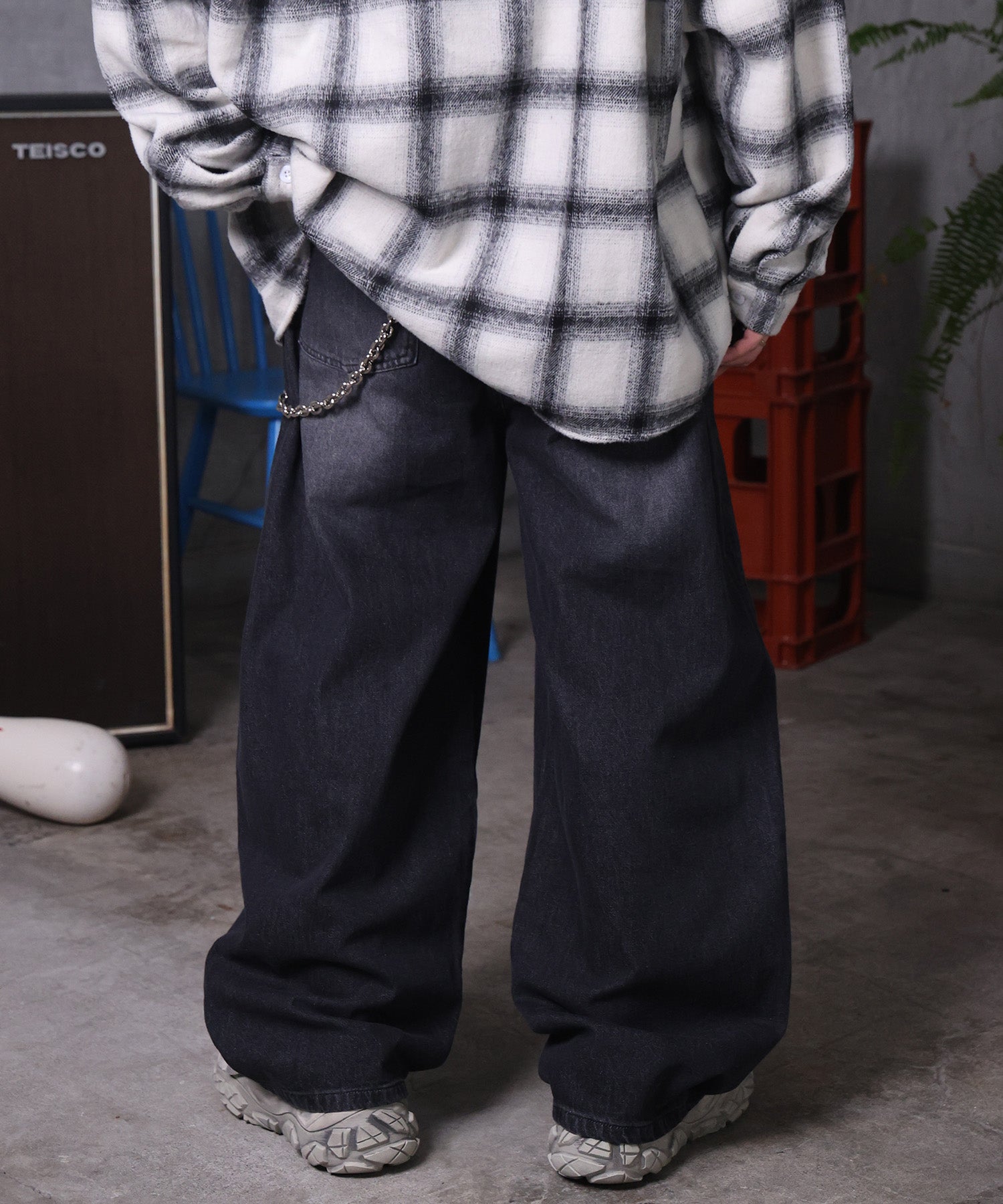 バレルレッグ ウォッシュ デニムパンツ