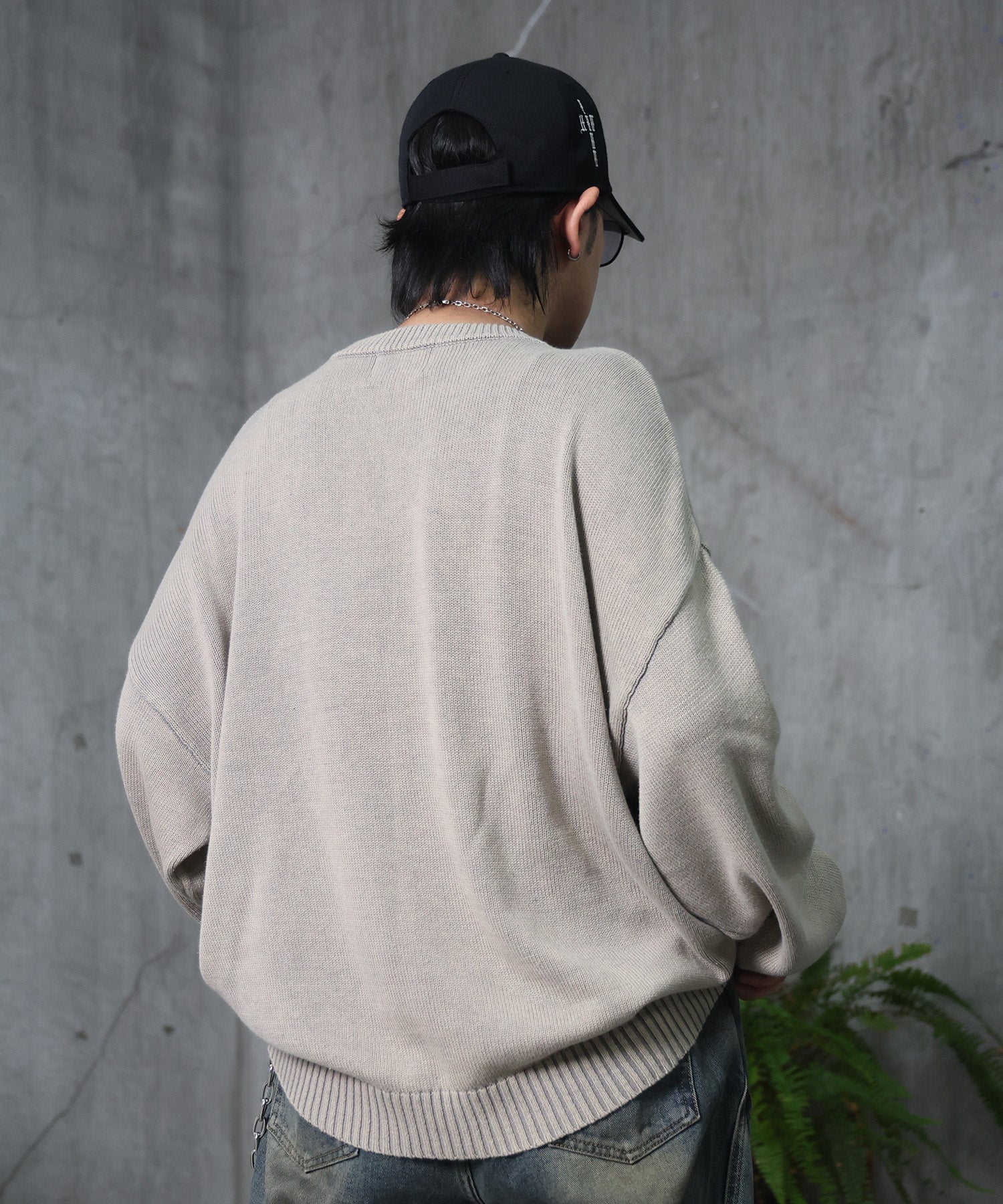 ヴィンテージライク ピグメント加工 ビッグシルエット ワンポイント刺繍 レトロプルオーバーニット