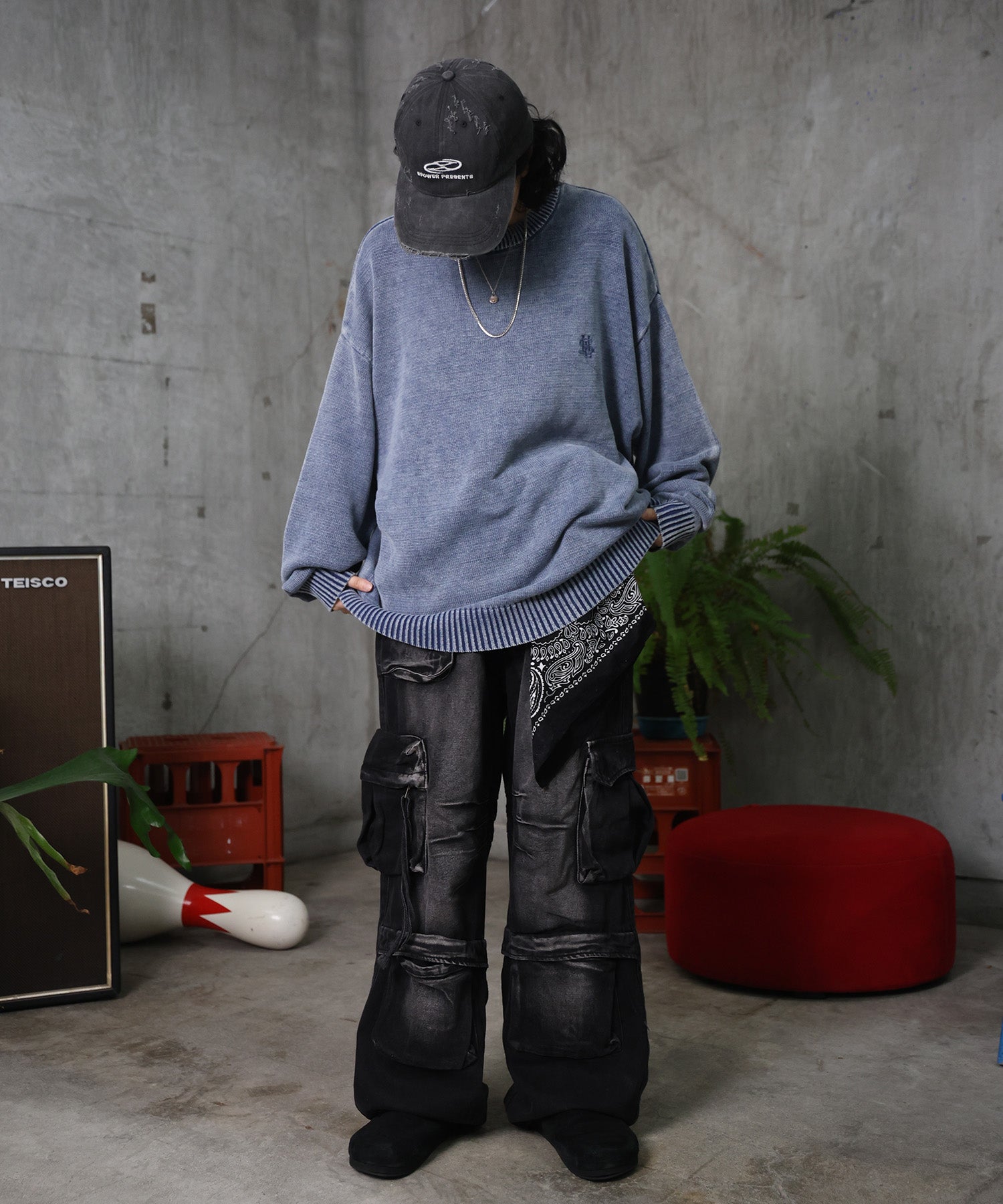 ヴィンテージライク ピグメント加工 ビッグシルエット ワンポイント刺繍 レトロプルオーバーニット