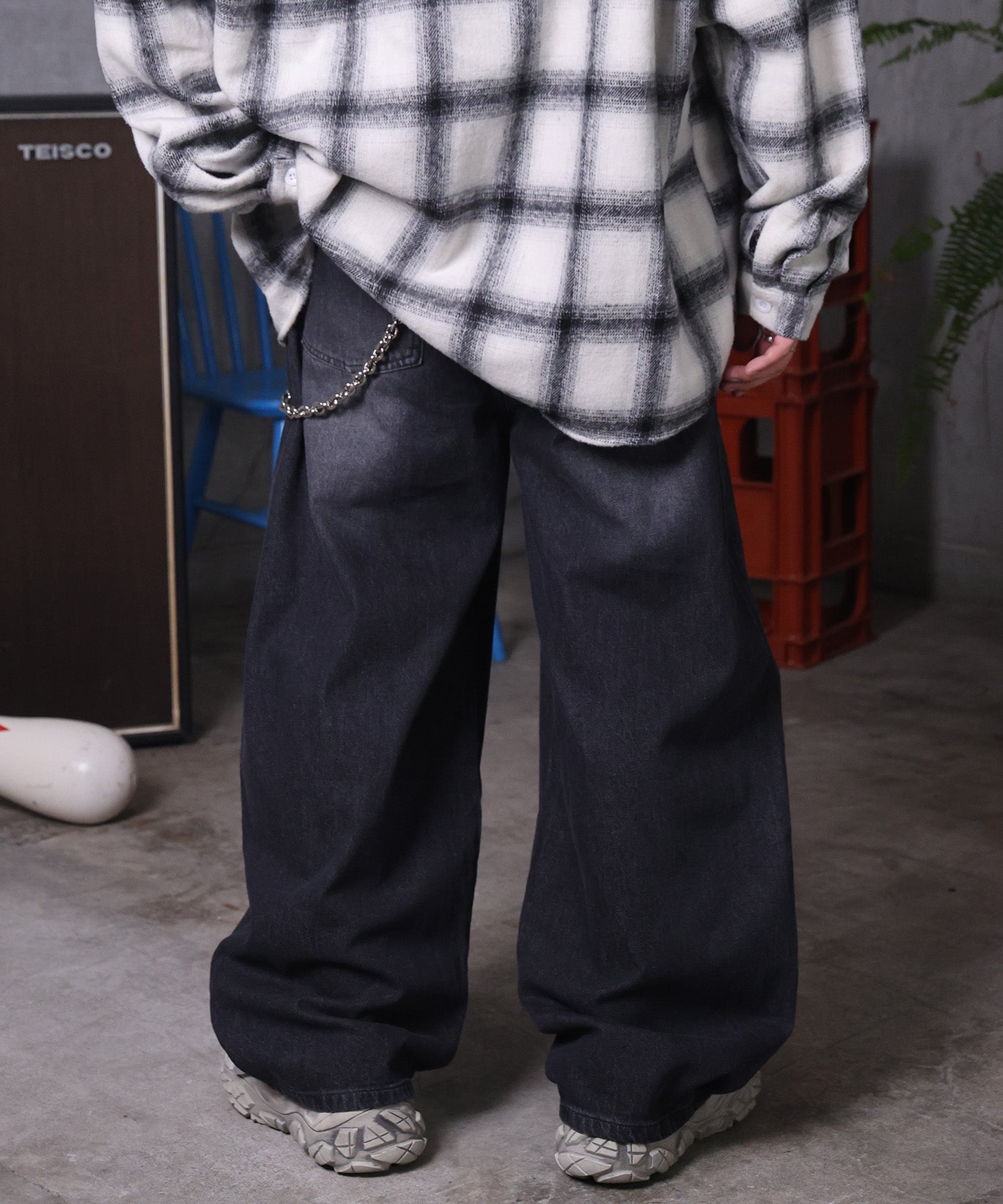 バレルレッグ ウォッシュ デニムパンツ