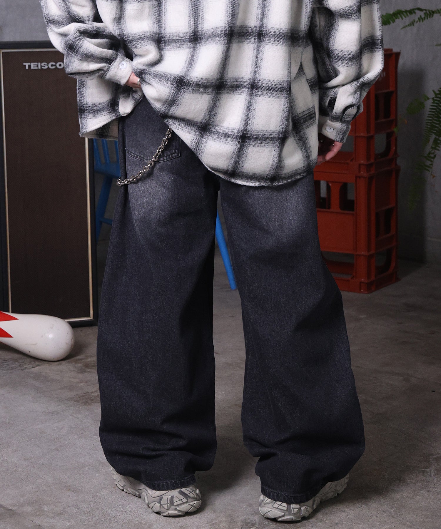 バレルレッグ ウォッシュ デニムパンツ