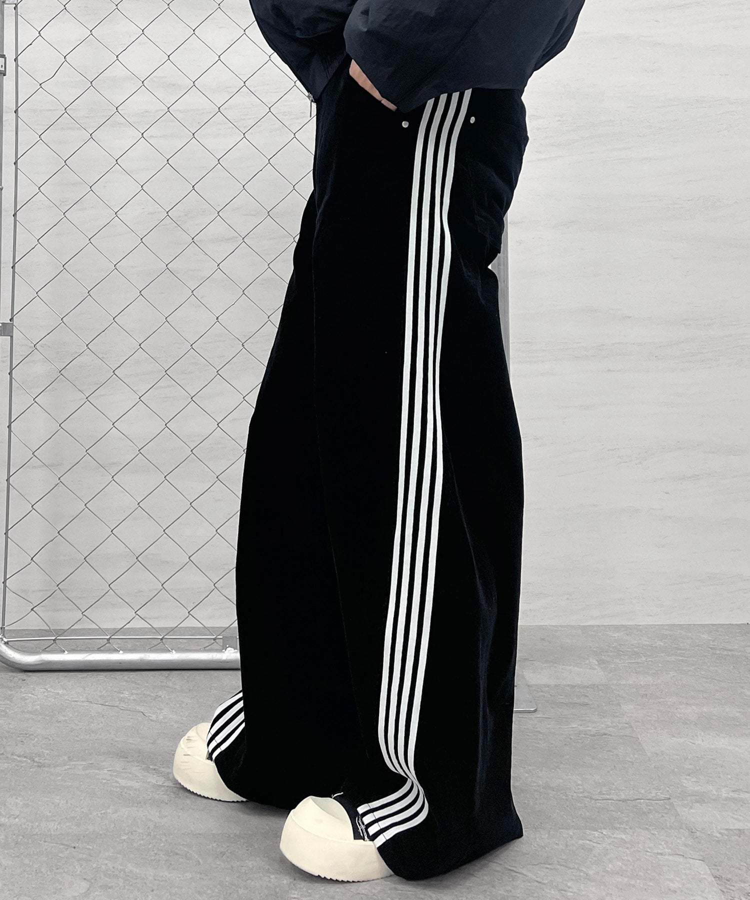 コーデュロイ ラインカーブ パンツ