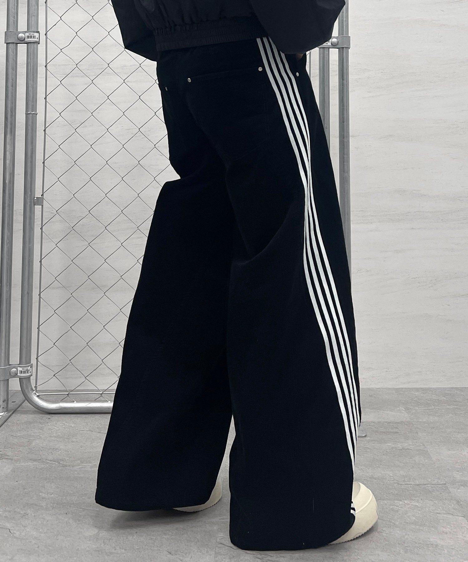 コーデュロイ ラインカーブ パンツ