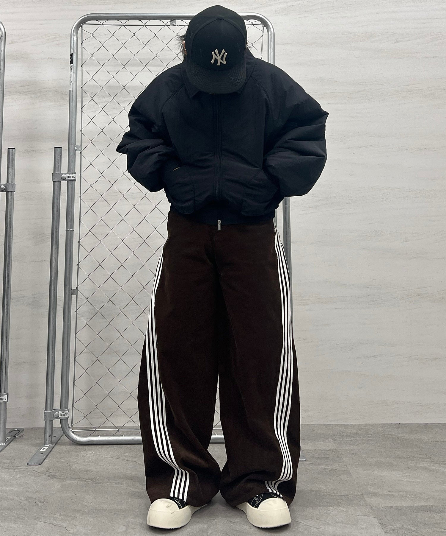 コーデュロイ ラインカーブ パンツ