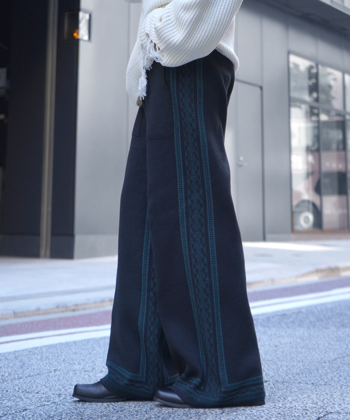 サイドライン ジャガードニット ワイドストレートパンツ