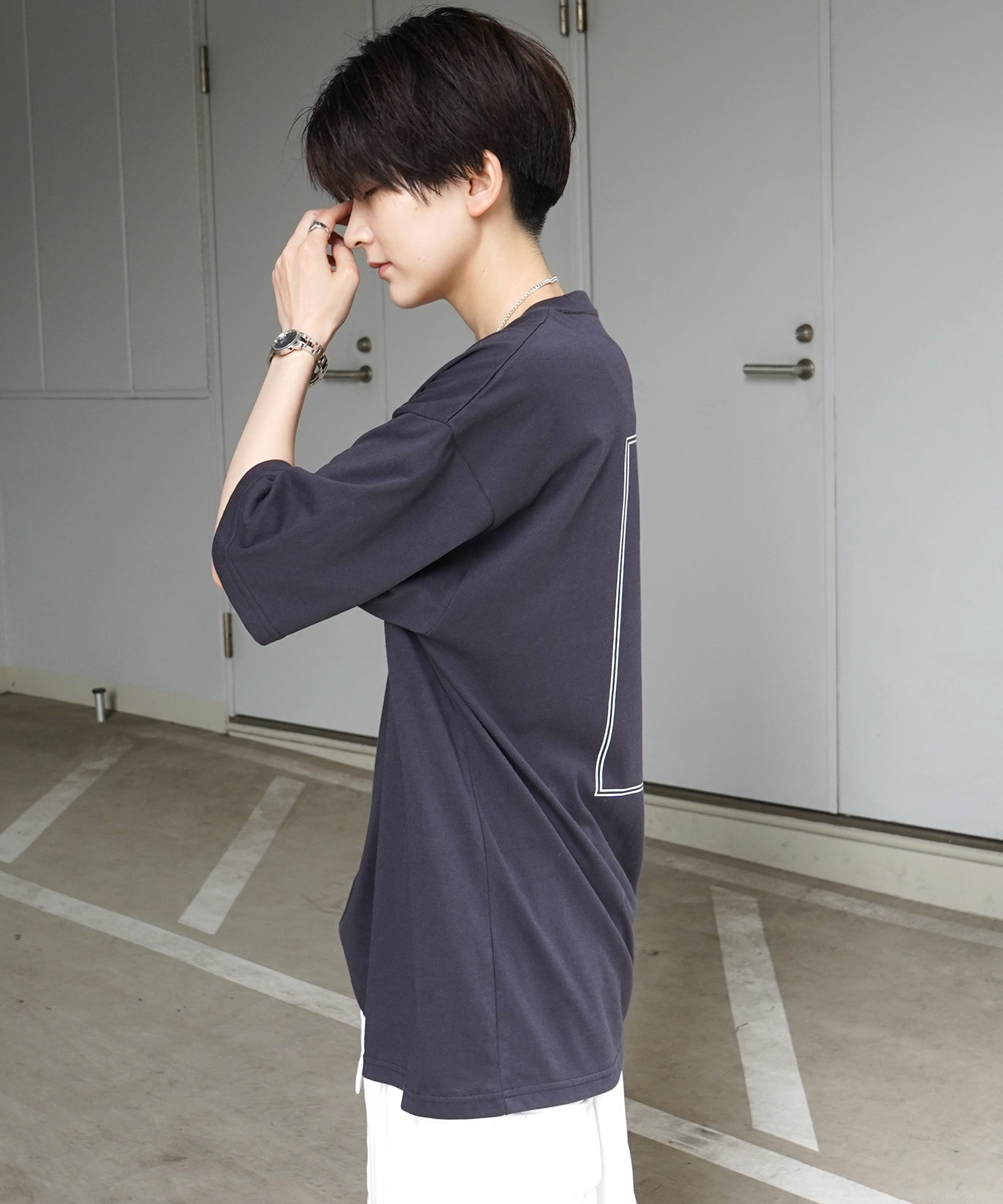 イラストバックプリント / ワンポイント刺繍ロゴ ビッグシルエット半袖Tシャツ