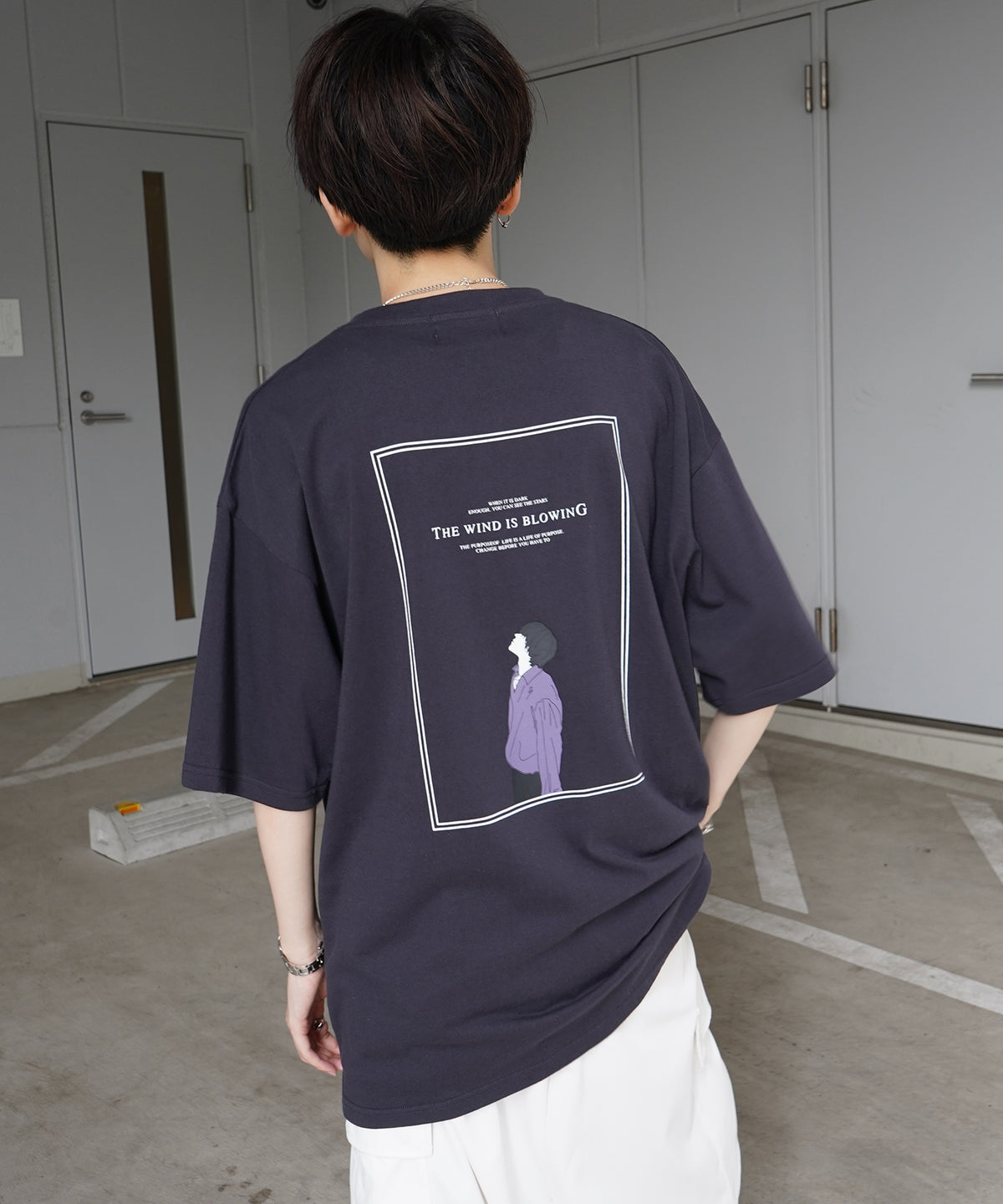 イラストバックプリント / ワンポイント刺繍ロゴ ビッグシルエット半袖Tシャツ