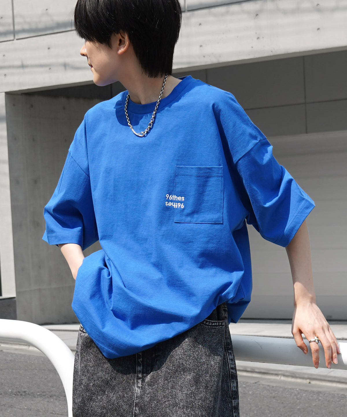 【96thes】韓国ストリート ビッグシルエット ワンポイントマタギ刺繍 半袖Tシャツ