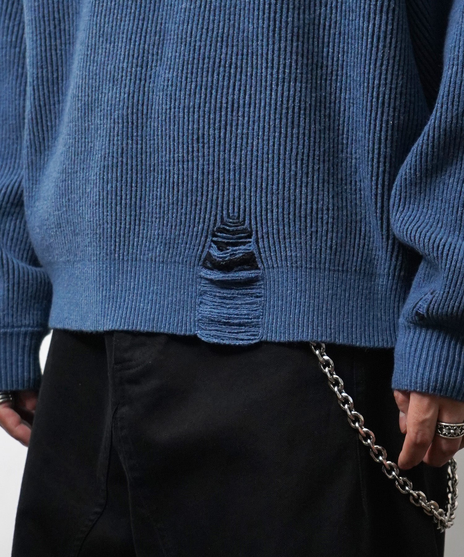 ダメージ加工 フロント Y2K ロゴ刺繍 クルーニット