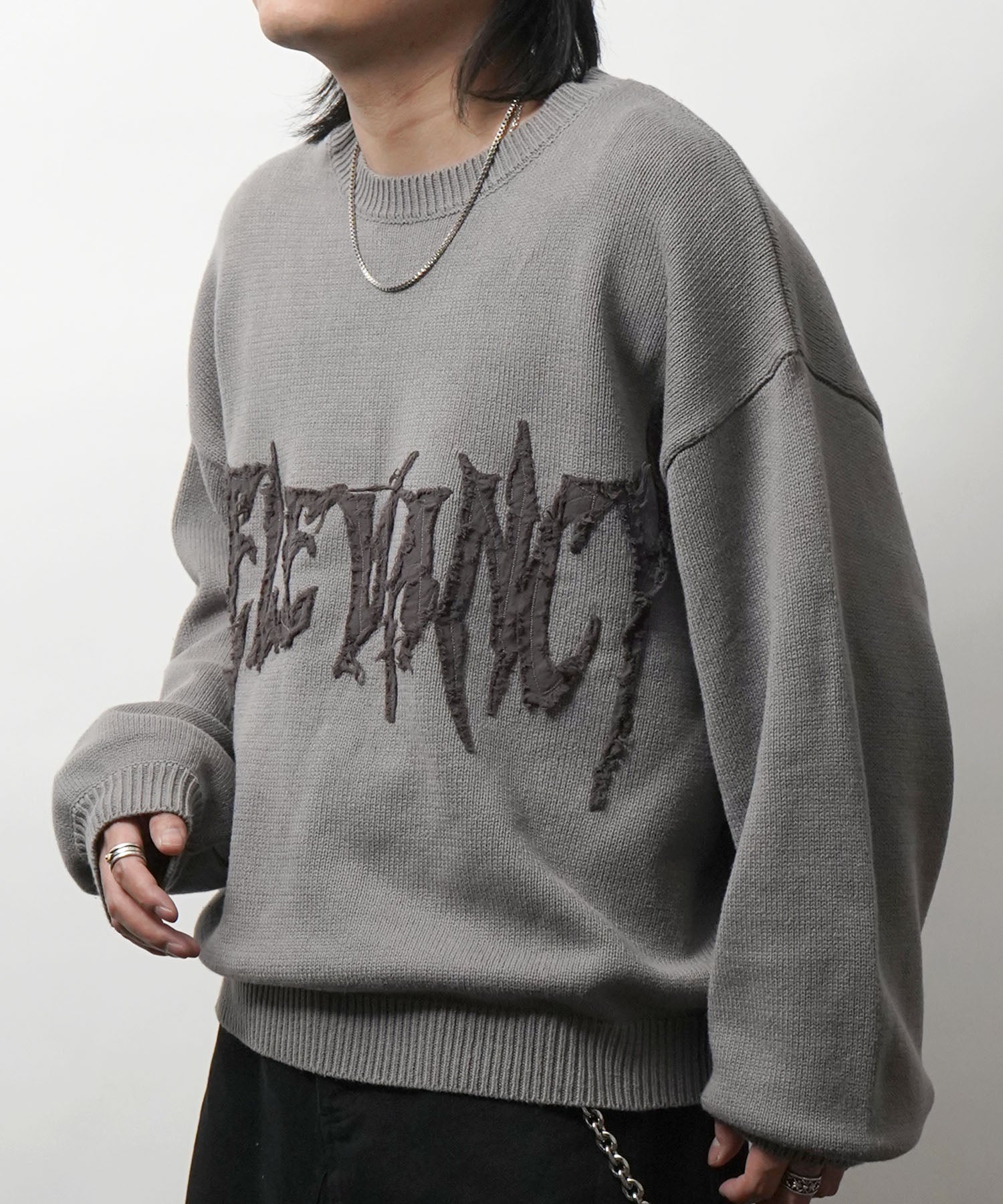 フリンジ ロゴ クルーネック ニット