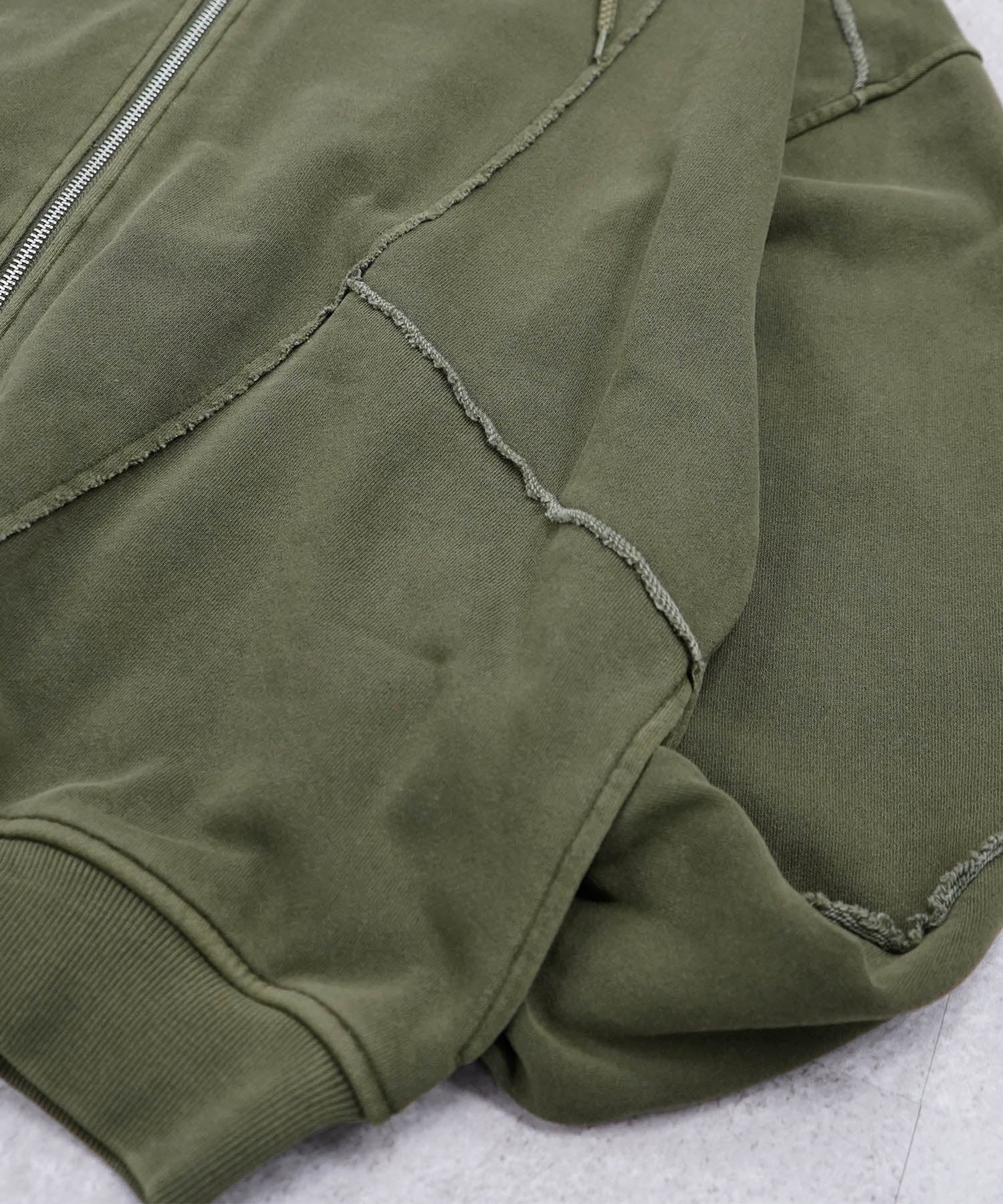 裏毛 カットオフ切り替え ZIPパーカー