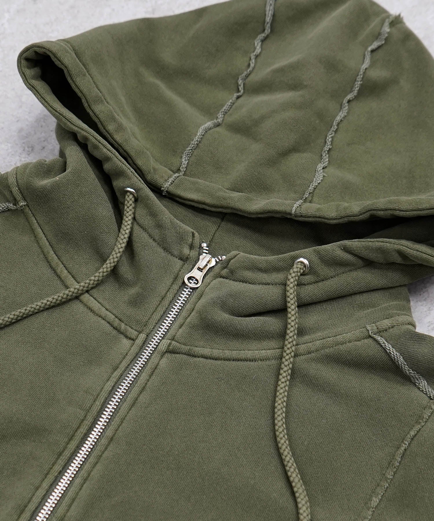 裏毛 カットオフ切り替え ZIPパーカー