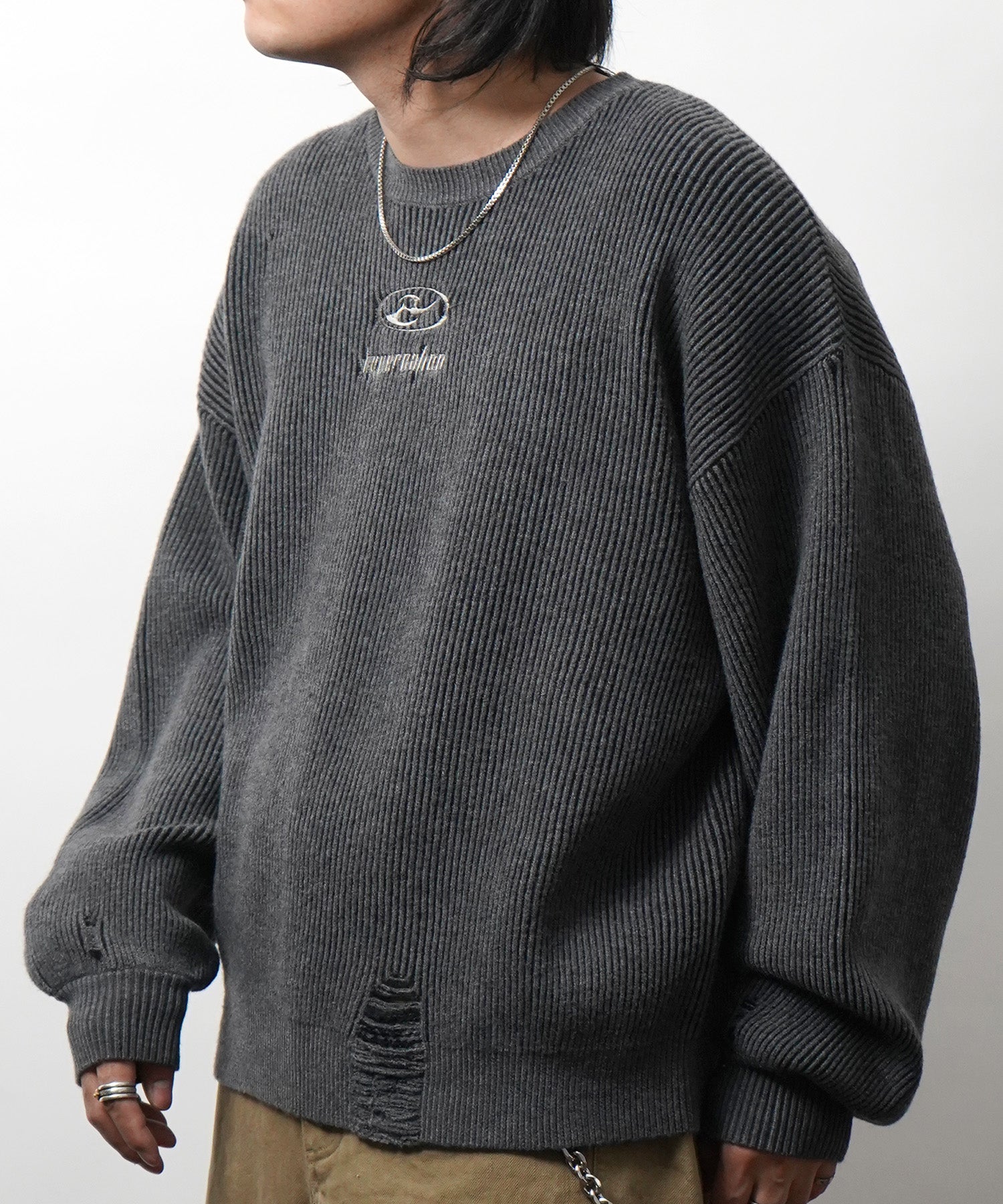 ダメージ加工 フロント Y2K ロゴ刺繍 クルーニット