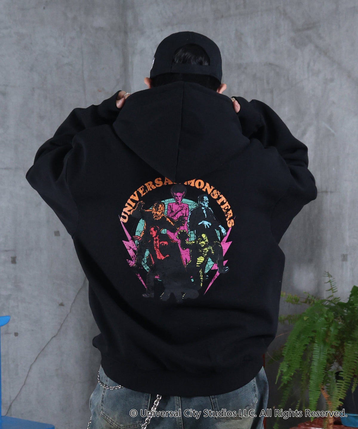 【Universal Monsters / ユニバーサルモンスターズ】ヴィンテージライク レトロ映画 刺繍 プリントパーカー