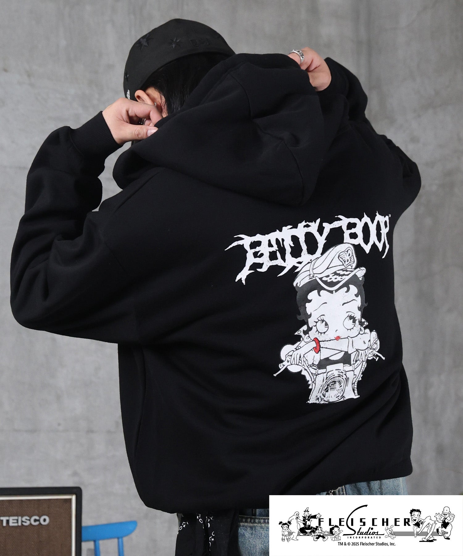 【Betty Boop / ベティブープ】裏起毛 バックプリント ZIPパーカ－