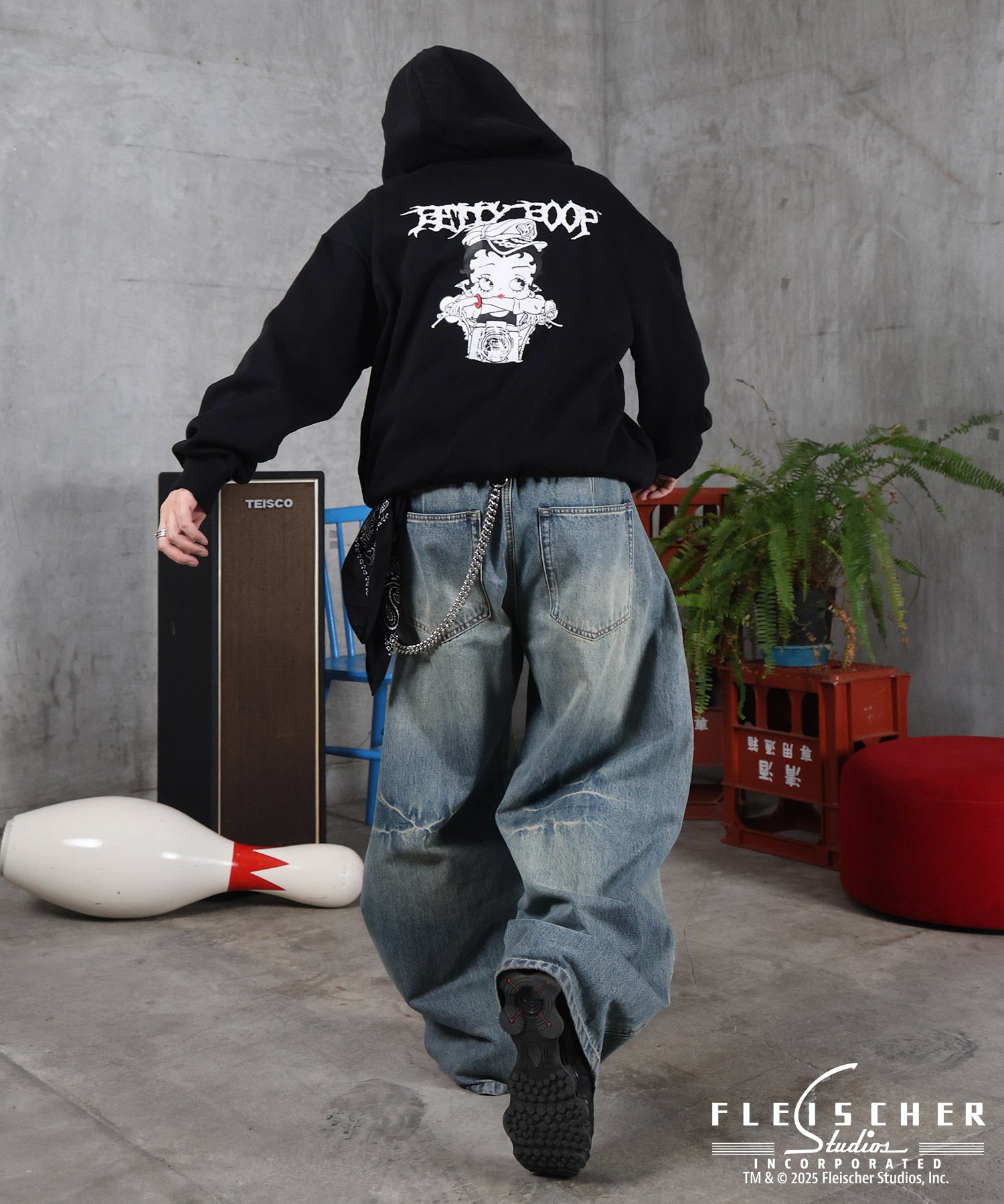 【Betty Boop / ベティブープ】裏起毛 バックプリント ZIPパーカ－