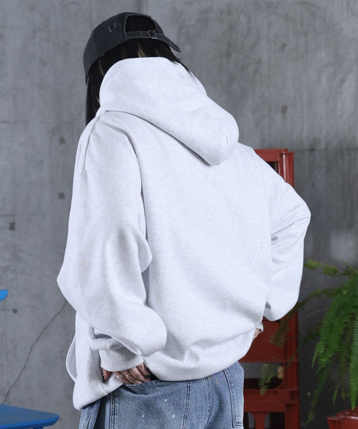 【Casper / キャスパー】ヴィンテージライク レトロ映画 刺繍 プリントパーカー