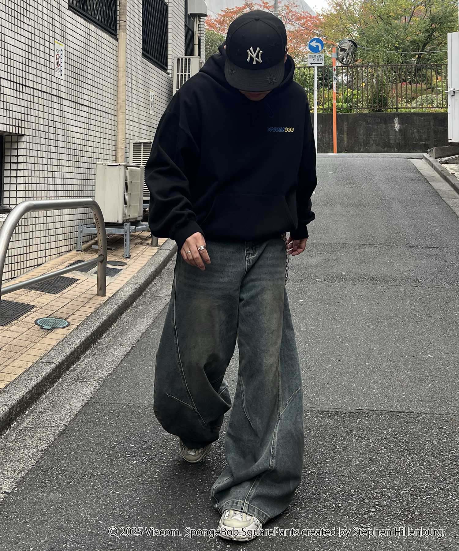 【SPONGE BOB / スポンジボブ】バックプリント 刺繍 プルパーカー